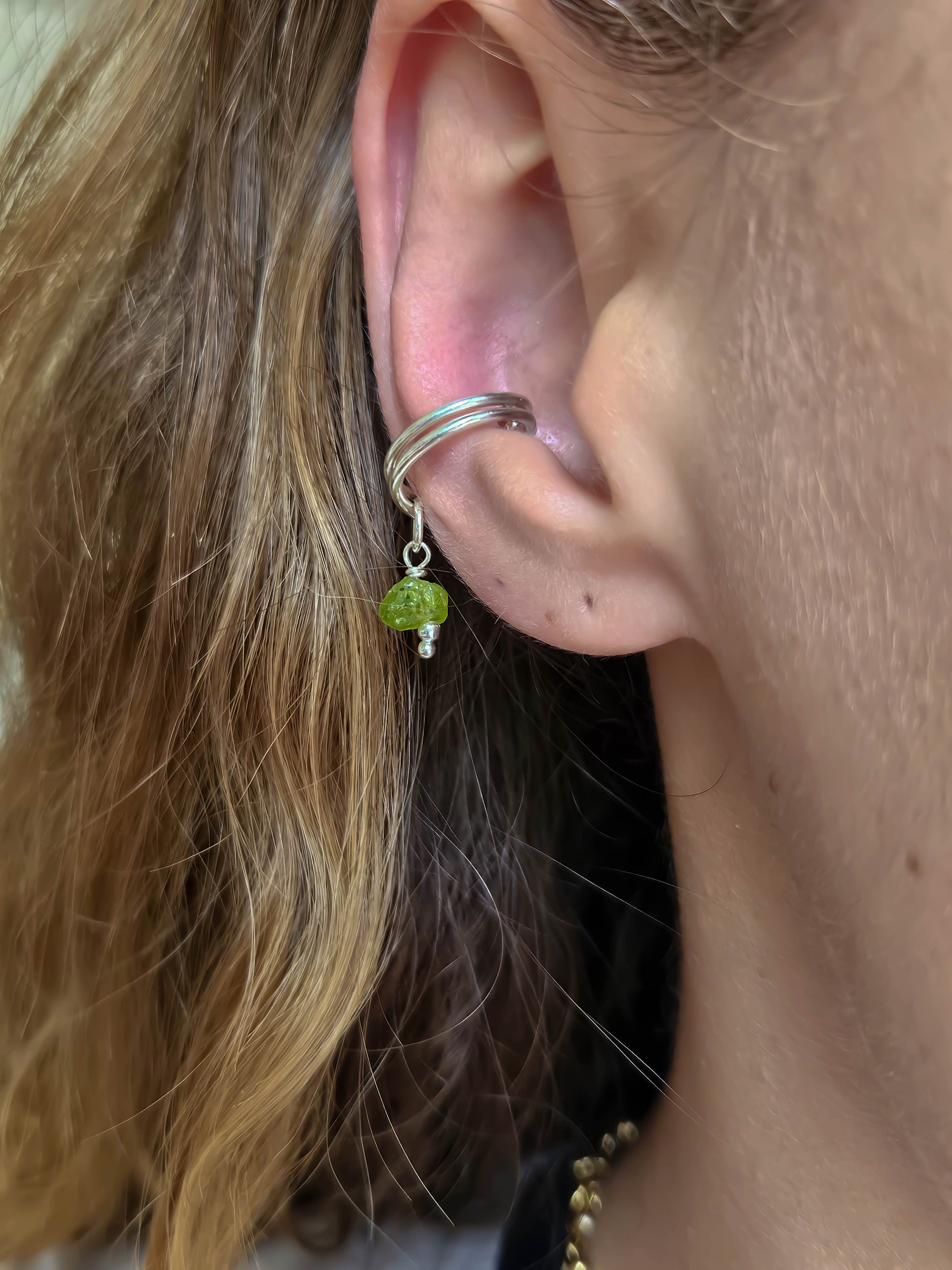 Earcuff personnalisable en pierre brute naturelle – JOYO Jewelry