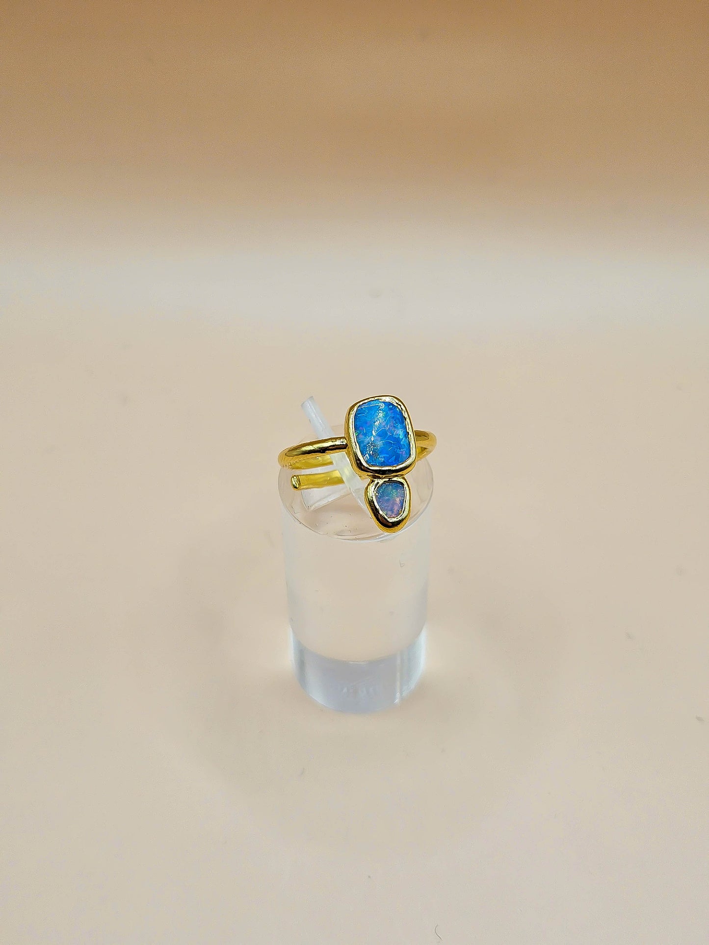 Bague en Opales, dorée