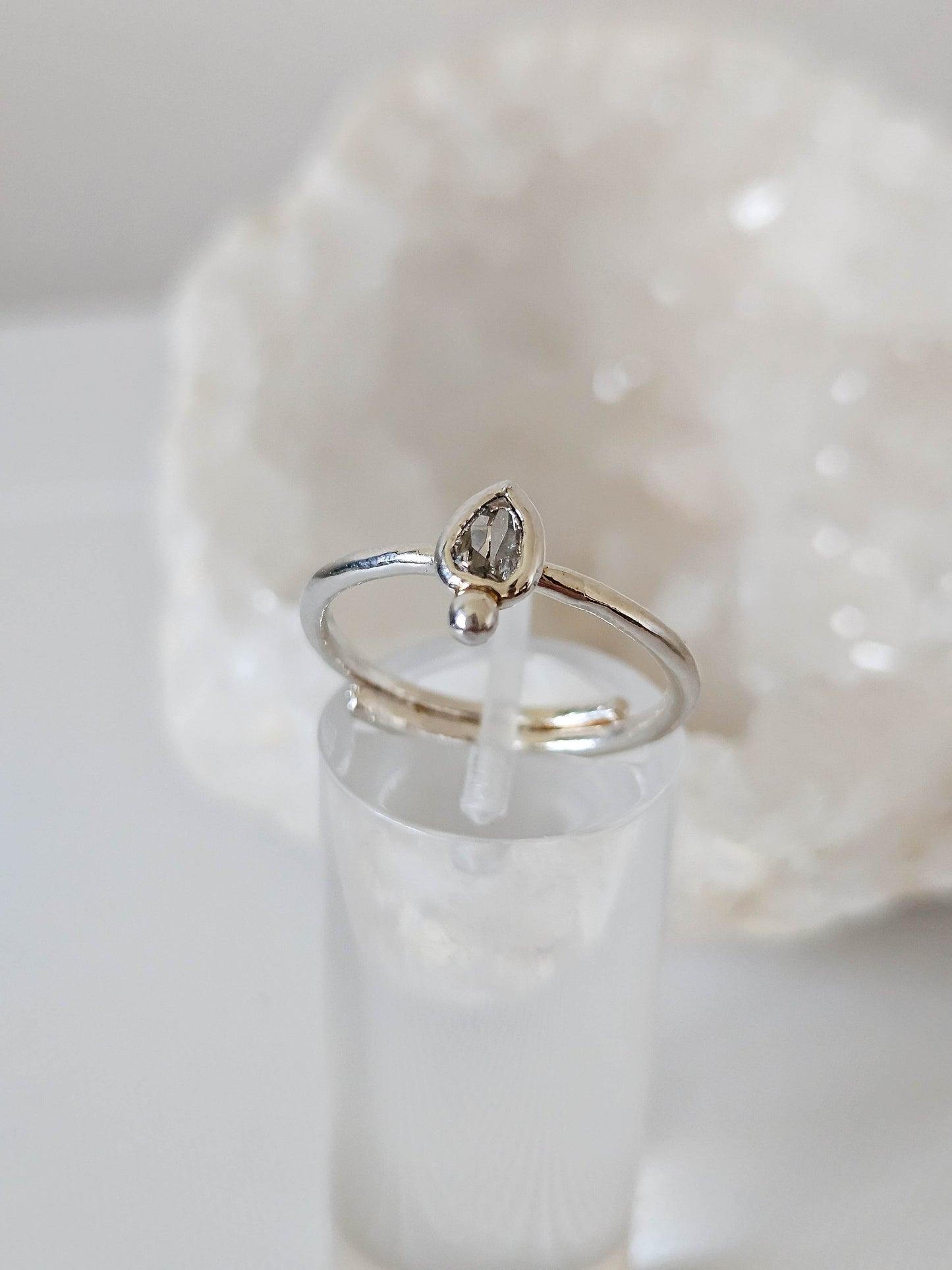 Bague argentée en cristal Autrichien
