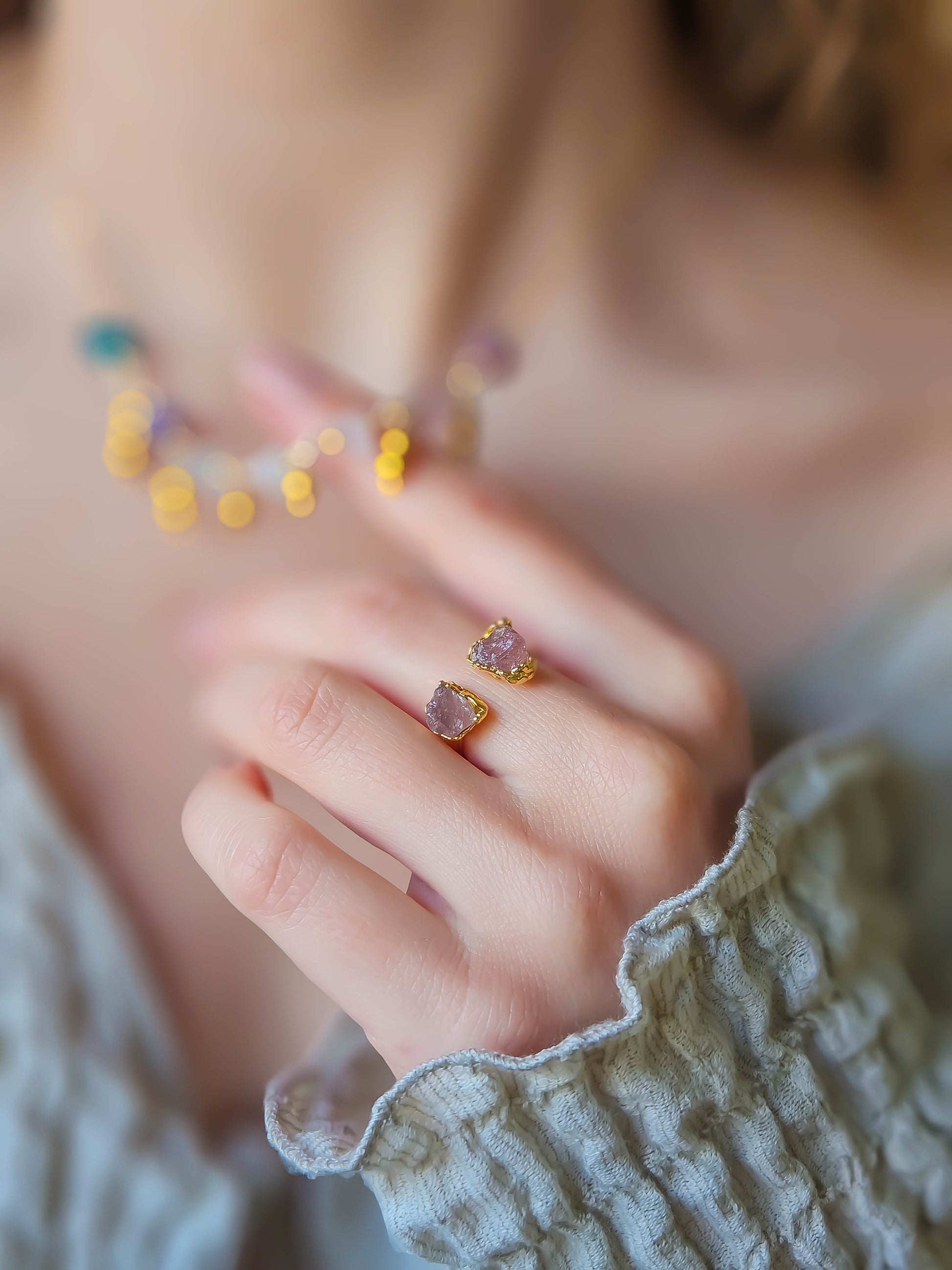 Bague artisanale en argent ou dorée avec pierres brutes – modèle Nova