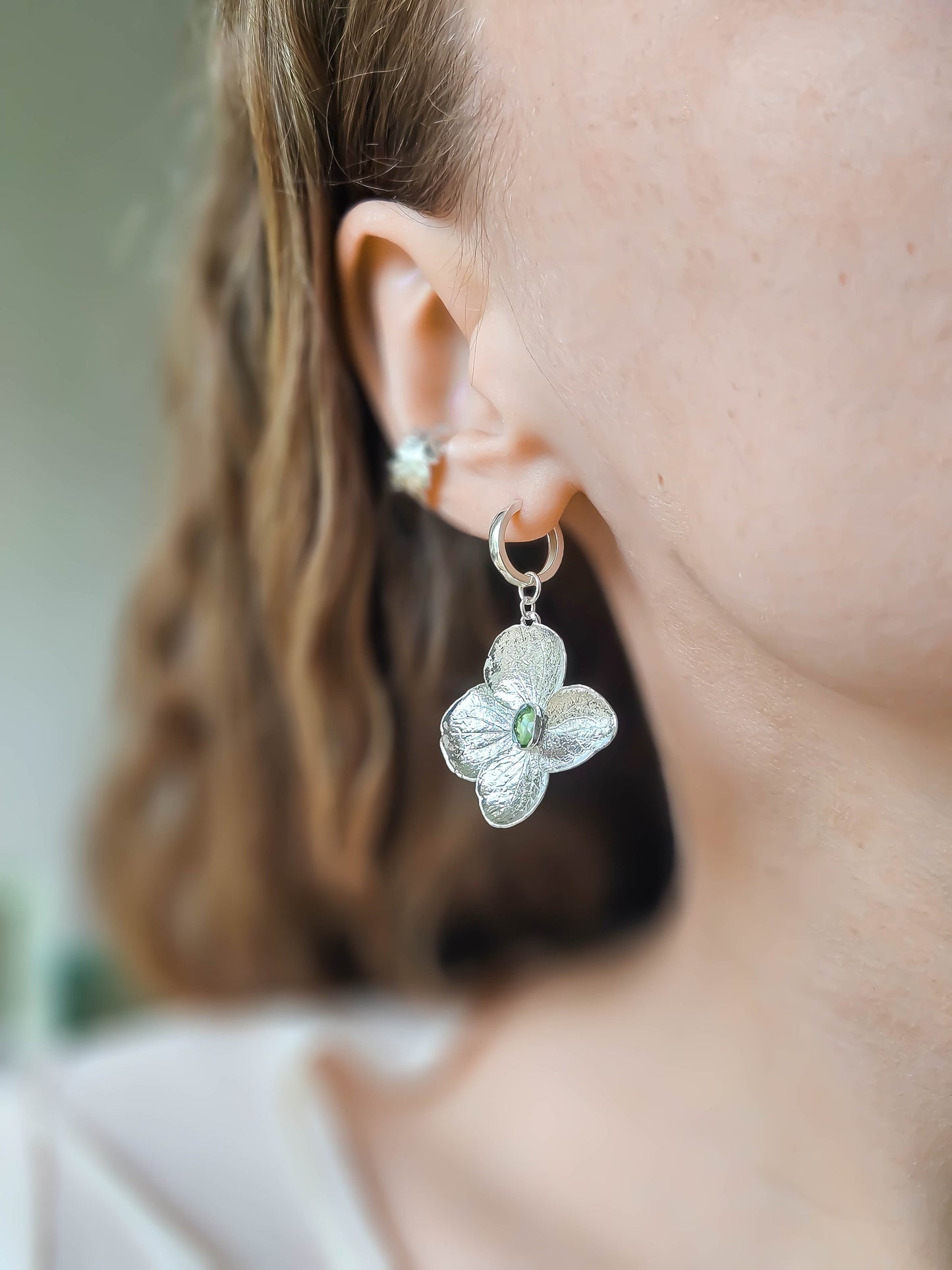 Boucle d'hortensia Péridot, Argent