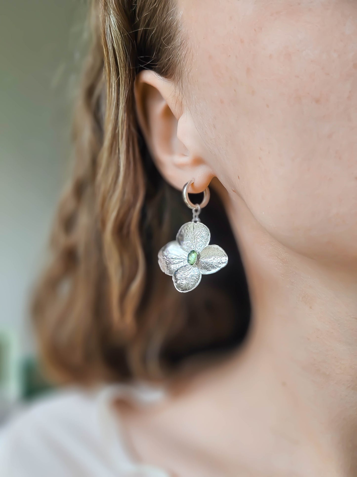 Boucle d'hortensia Péridot, Argent