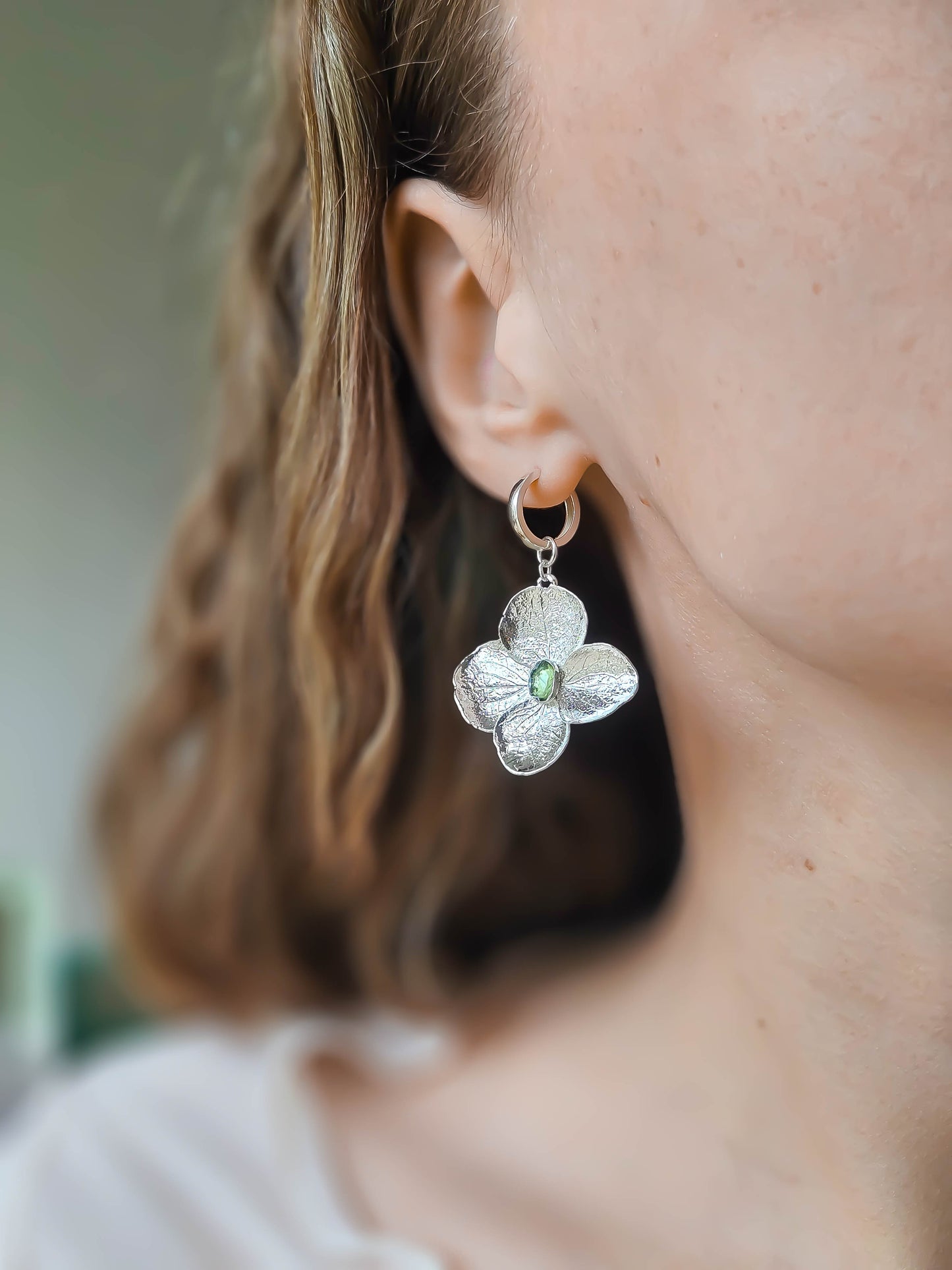 Boucle d'hortensia Péridot, Argent