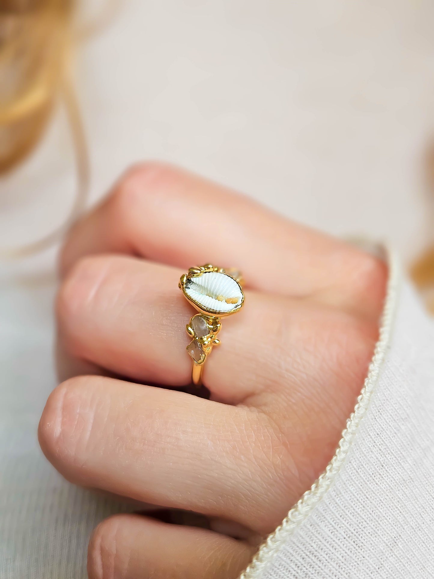 Bague coquillage grain de café, dorée