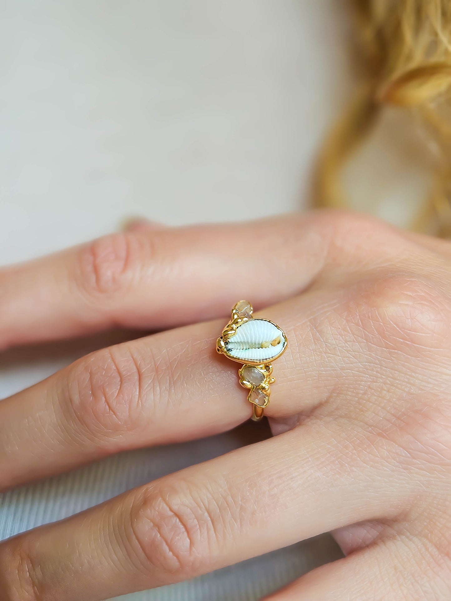 Bague coquillage grain de café, dorée