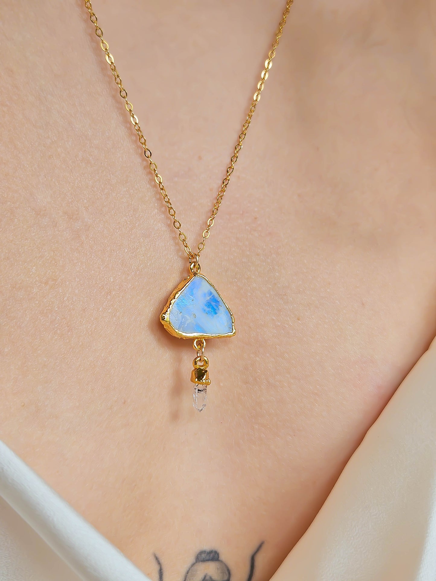 Collier Pierre de lune, dorée