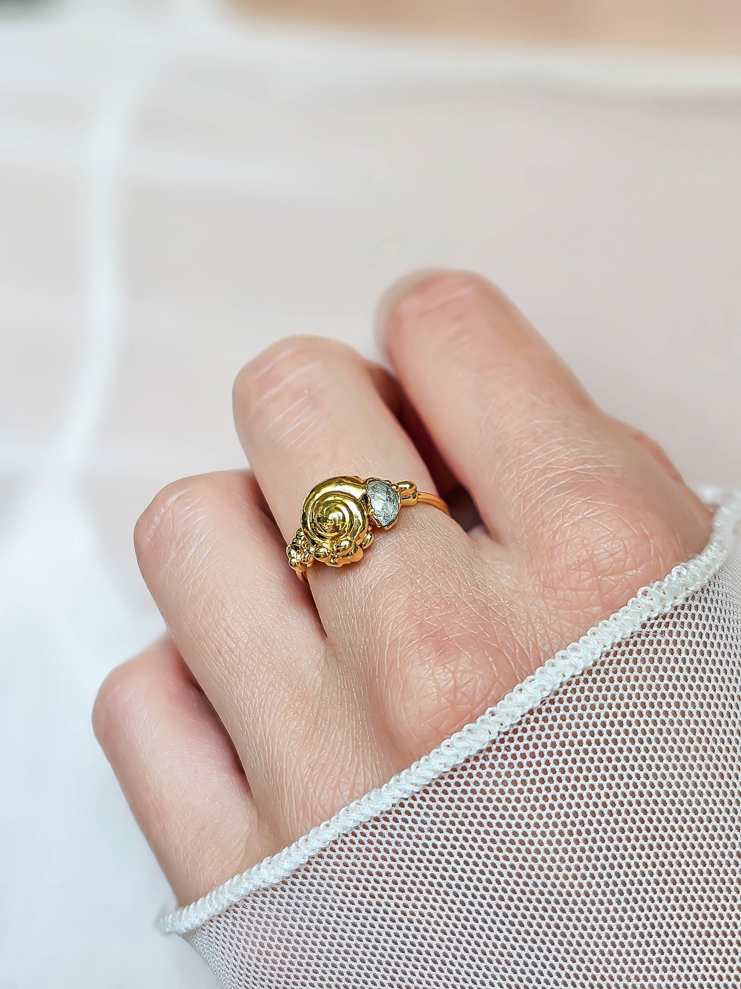 Bague coquillage, Or