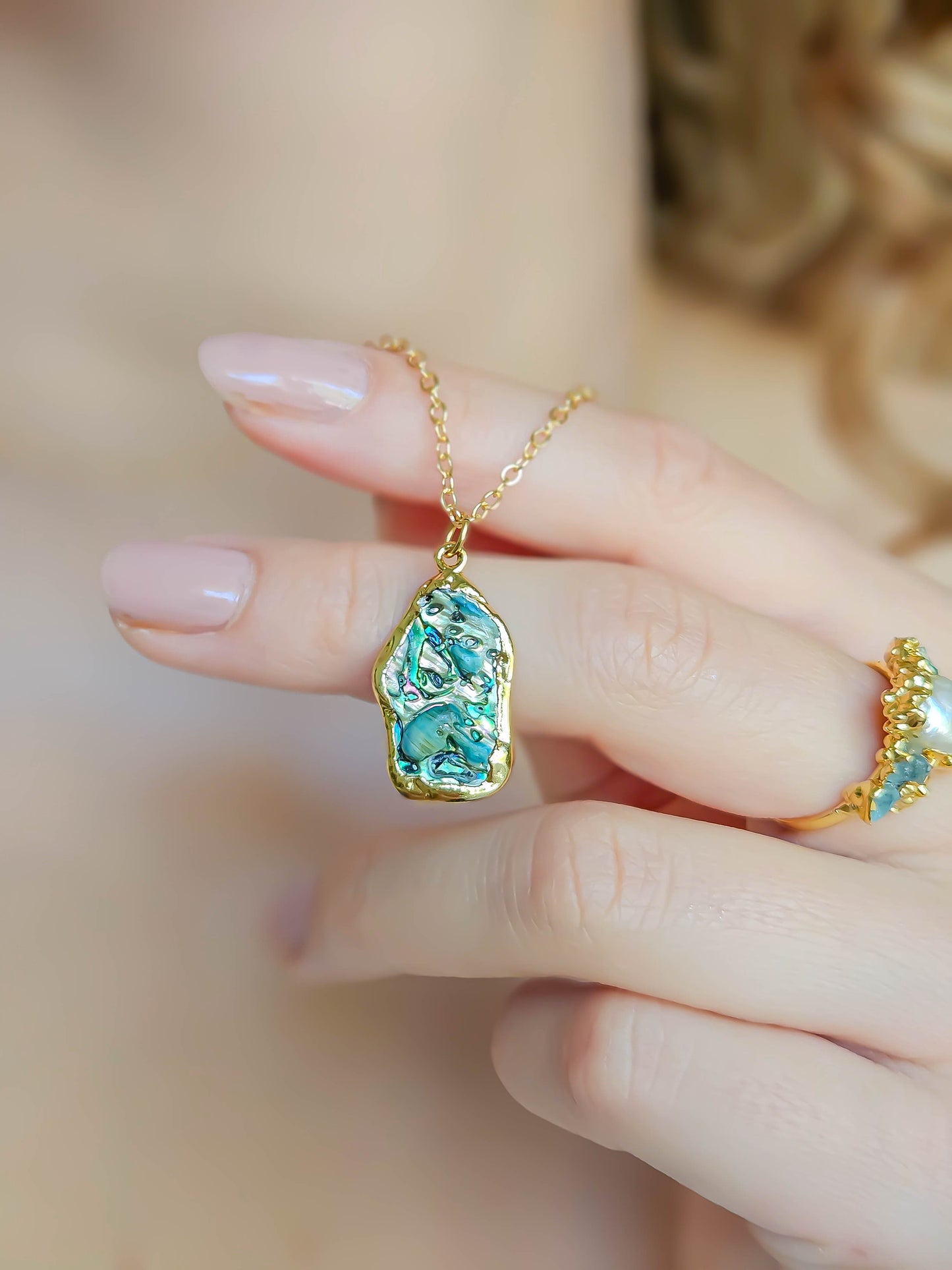 Collier Nacre bleuté, Or