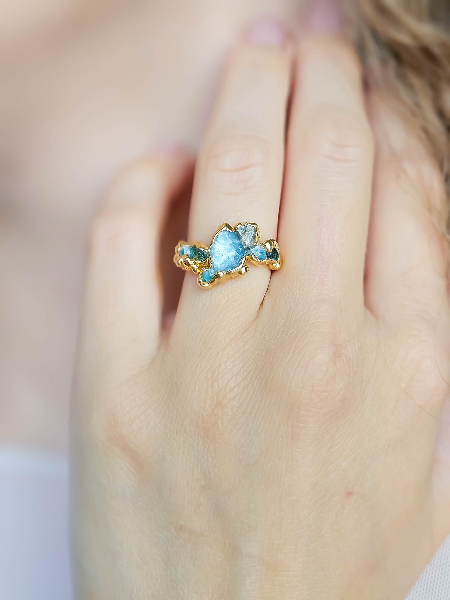 Bague corail, Or