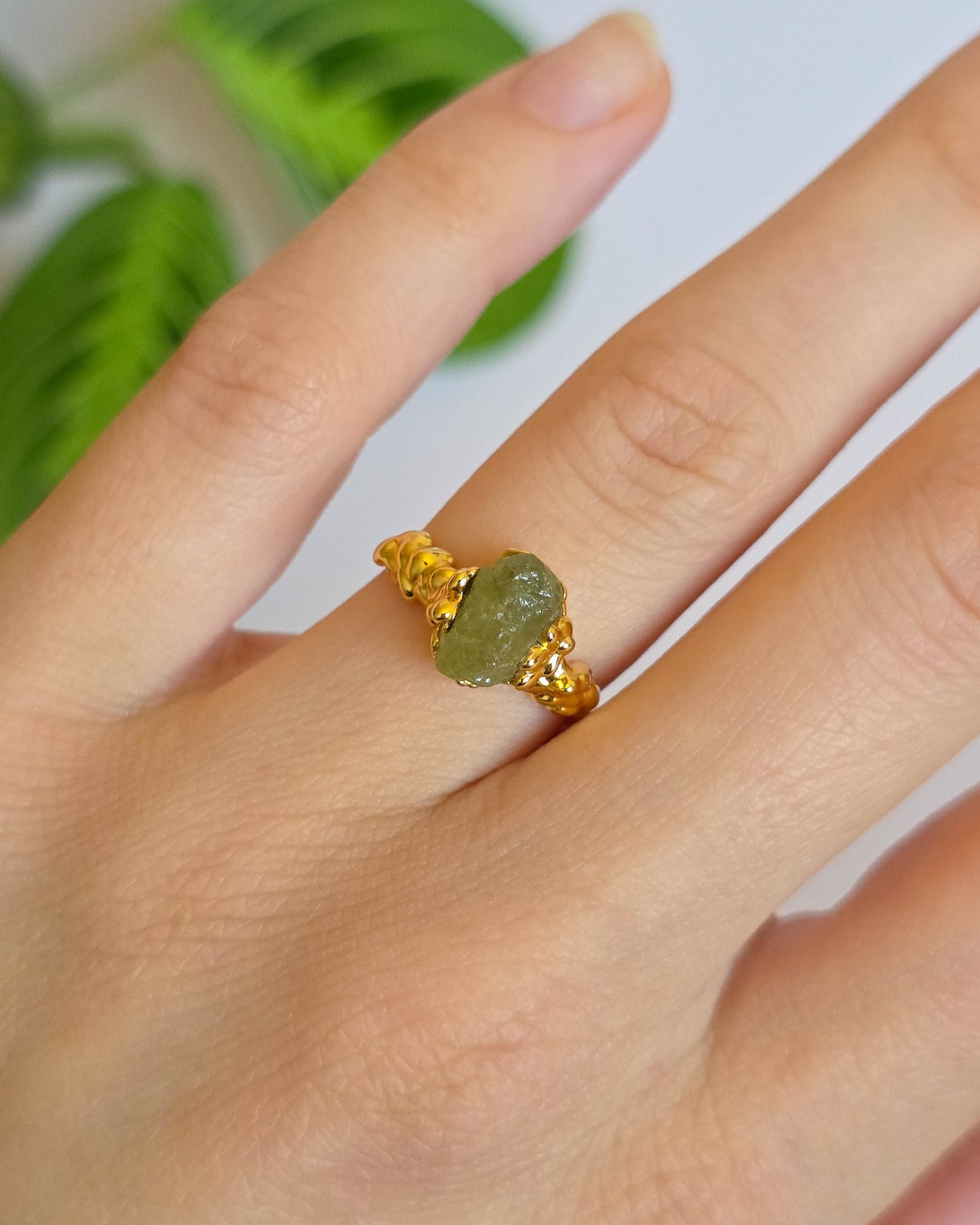 Bague grenat vert, réglable T51-53