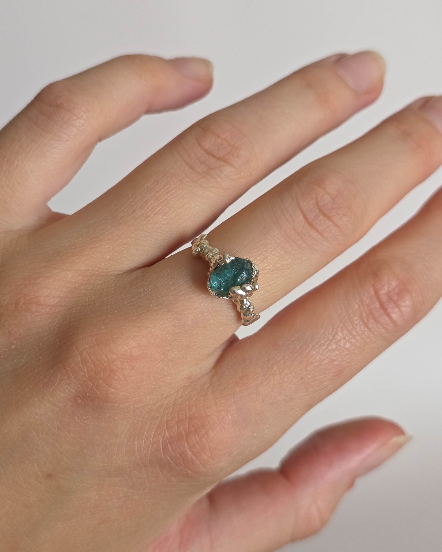 Bague Apatite bleue réglable T53-55
