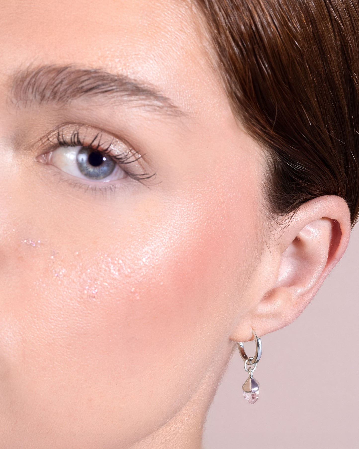 Créoles en argent faites main – bijou personnalisable avec pierre fine