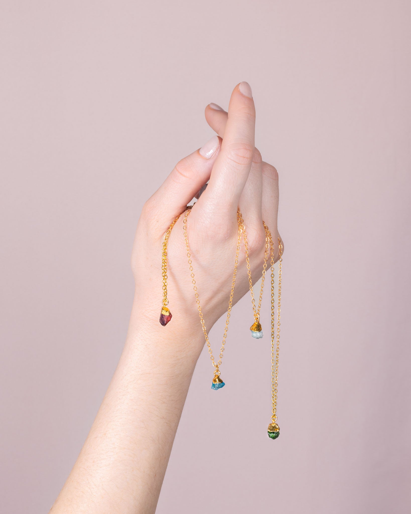 Pendentif en pierre naturelle brute finition or – Joyo Jewelry