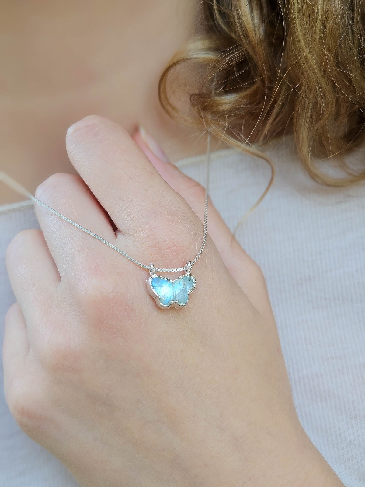 Collier Papillon – Labradorite blanche