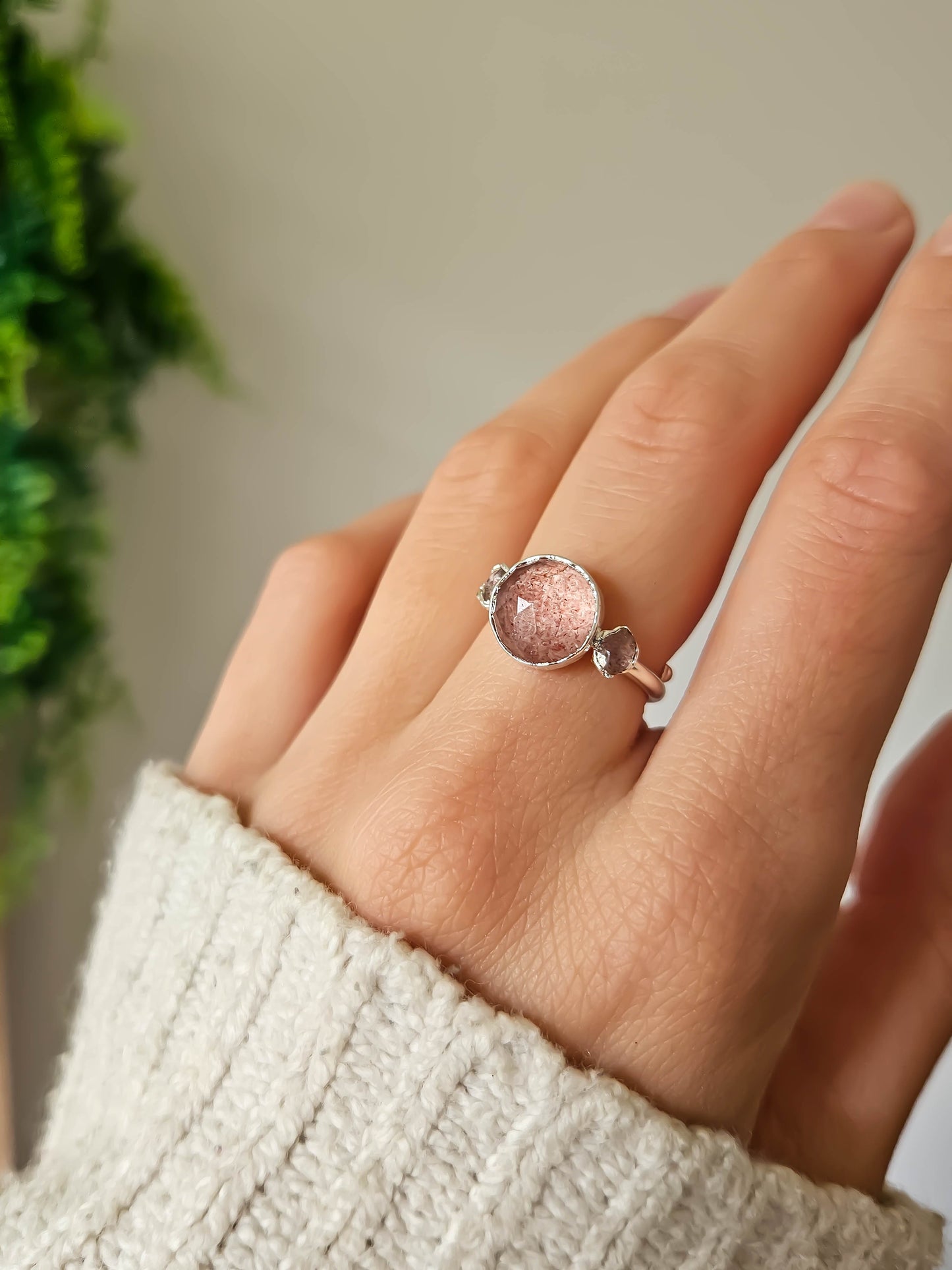 Bague en quartz fraise, argenté