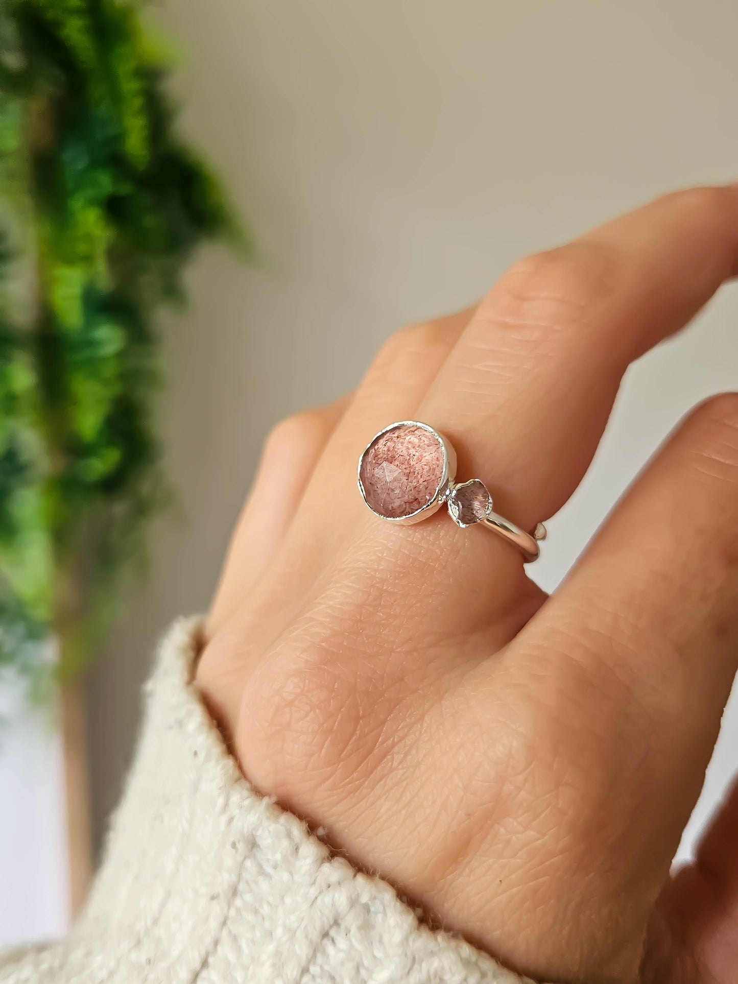 Bague en quartz fraise, argenté