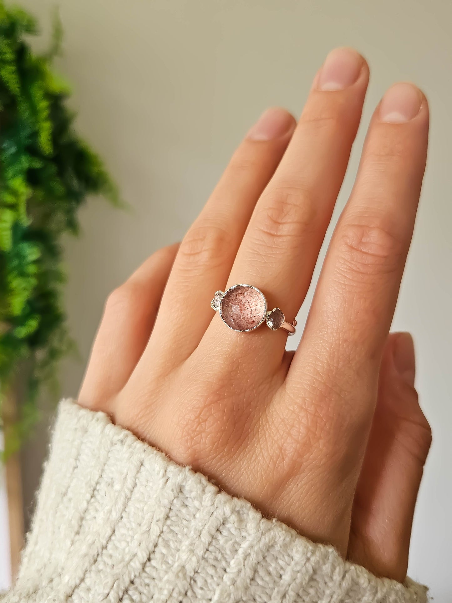 Bague en quartz fraise, argenté