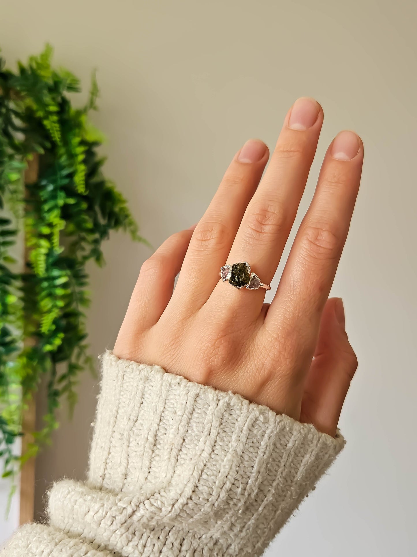 Bague en grenat vert et quartz fraise, argenté