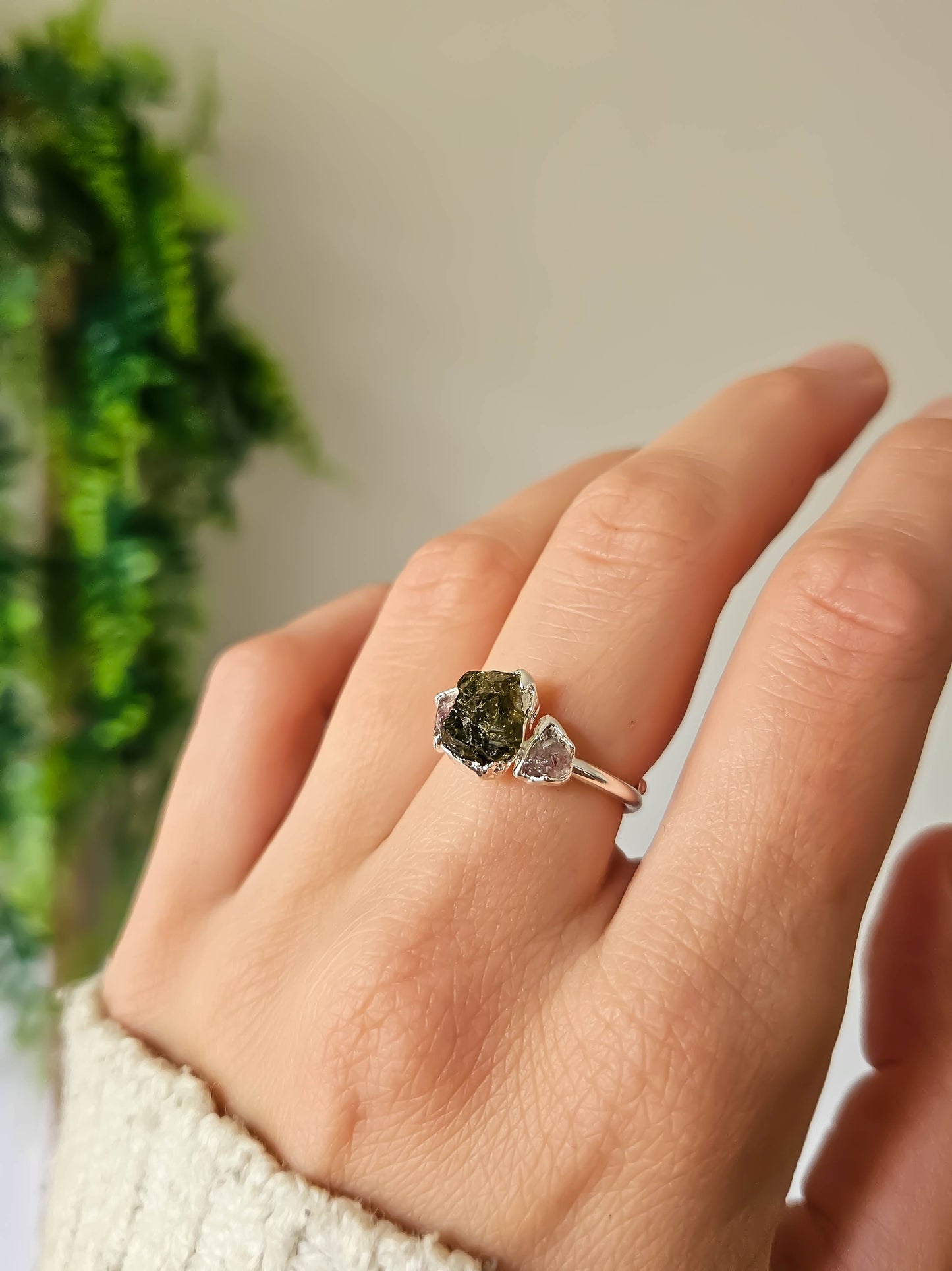 Bague en grenat vert et quartz fraise, argenté