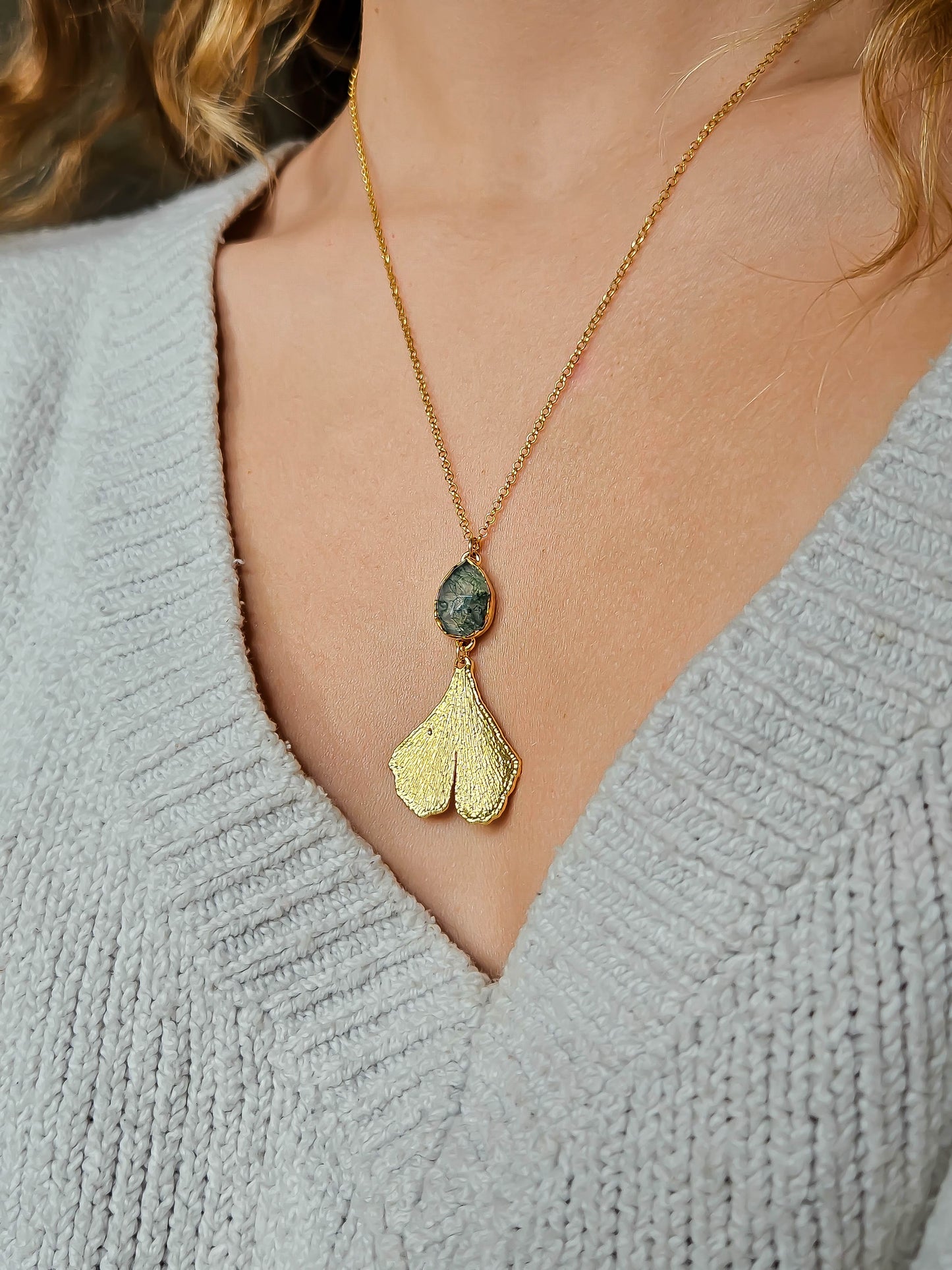 Collier gingko et agate mousse, dorée