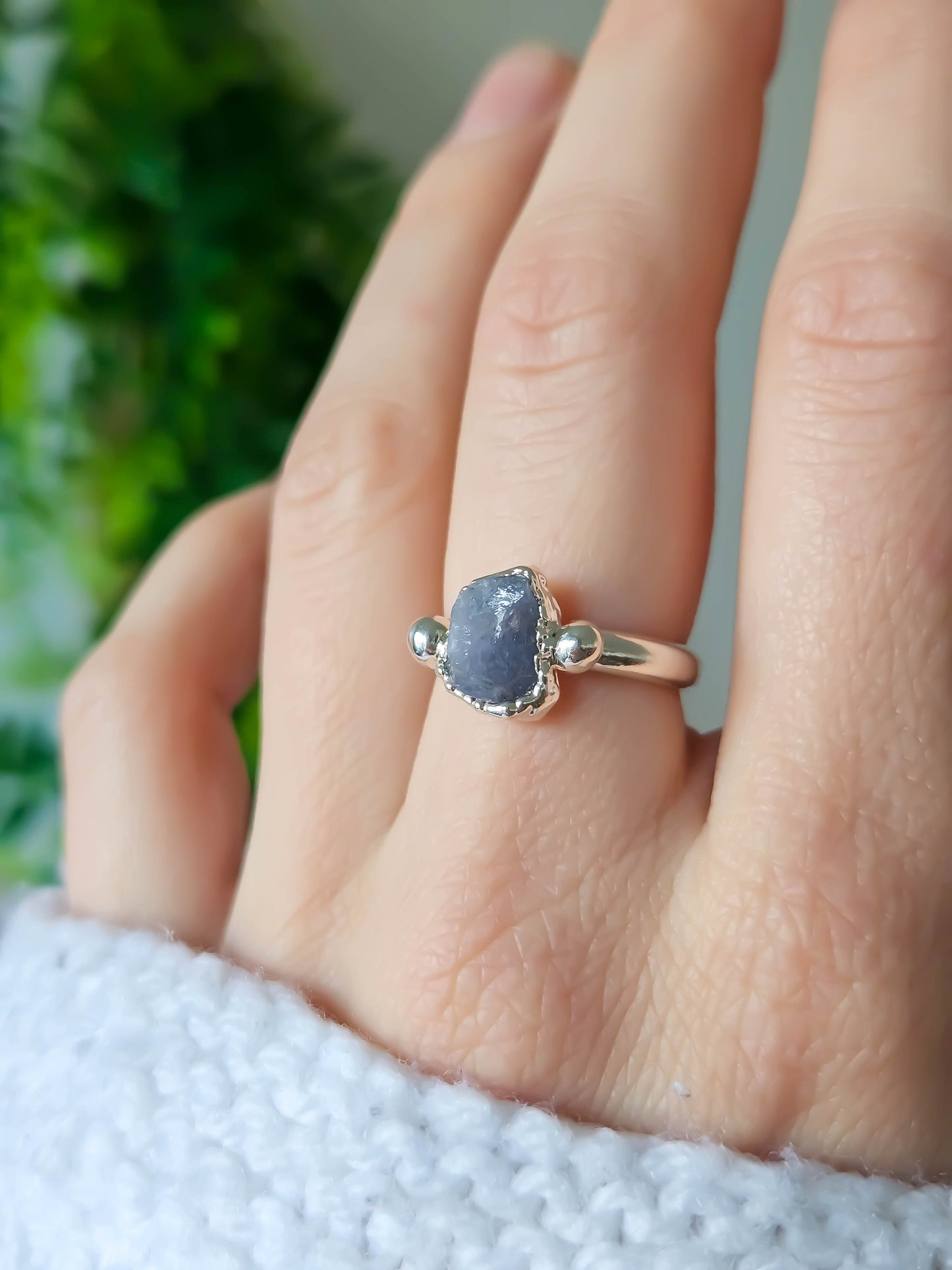 Bague argentée en Tanzanite