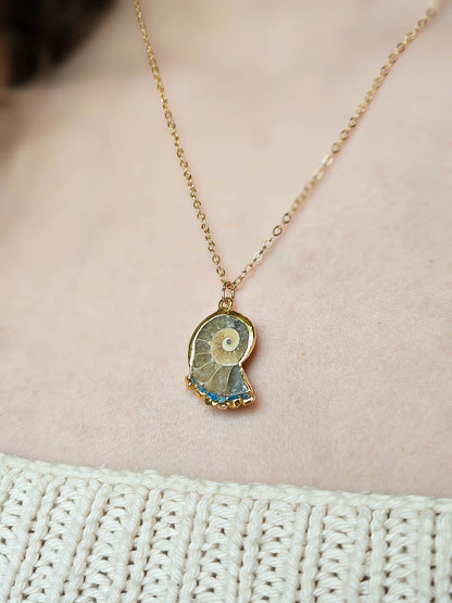 Collier Ammonite et Apatite, doré