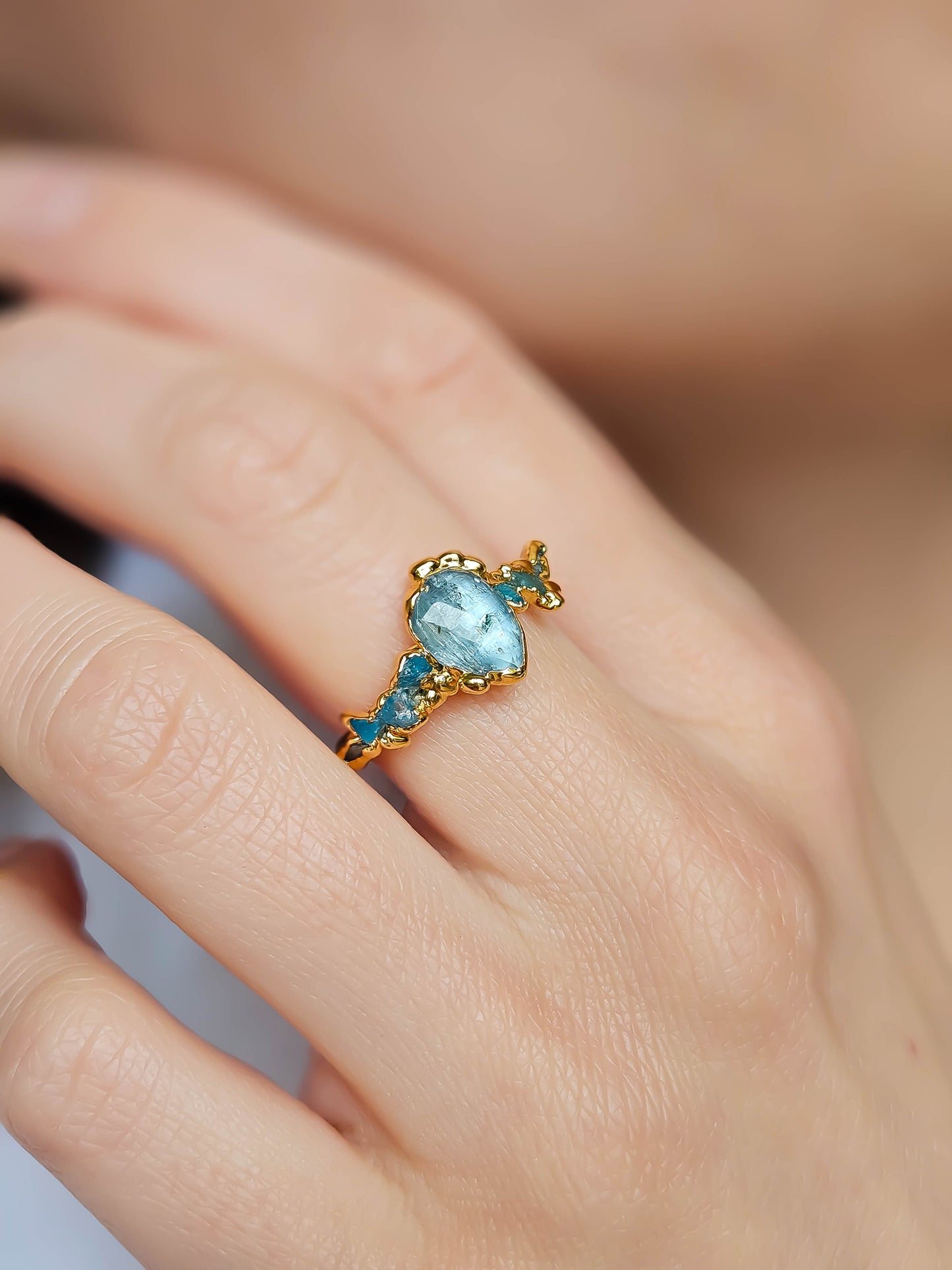 Bague corail dorée