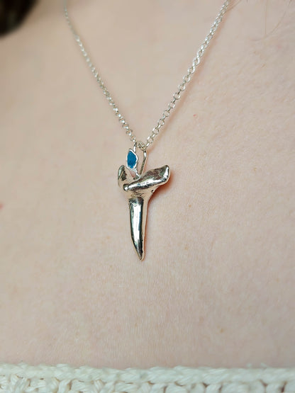 Collier dent de requin, imparfaite