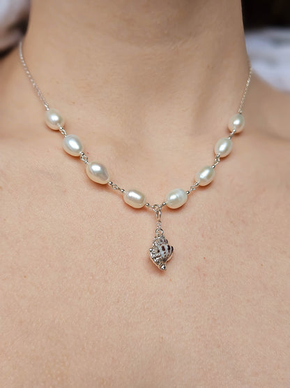 Collier 2 en 1 : Perles d'eau douce & coquillage argenté