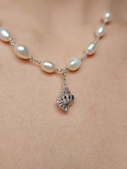 Collier 2 en 1 : Perles d'eau douce & coquillage argenté