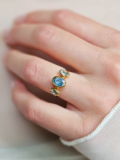 Bague cristal bleu, doré