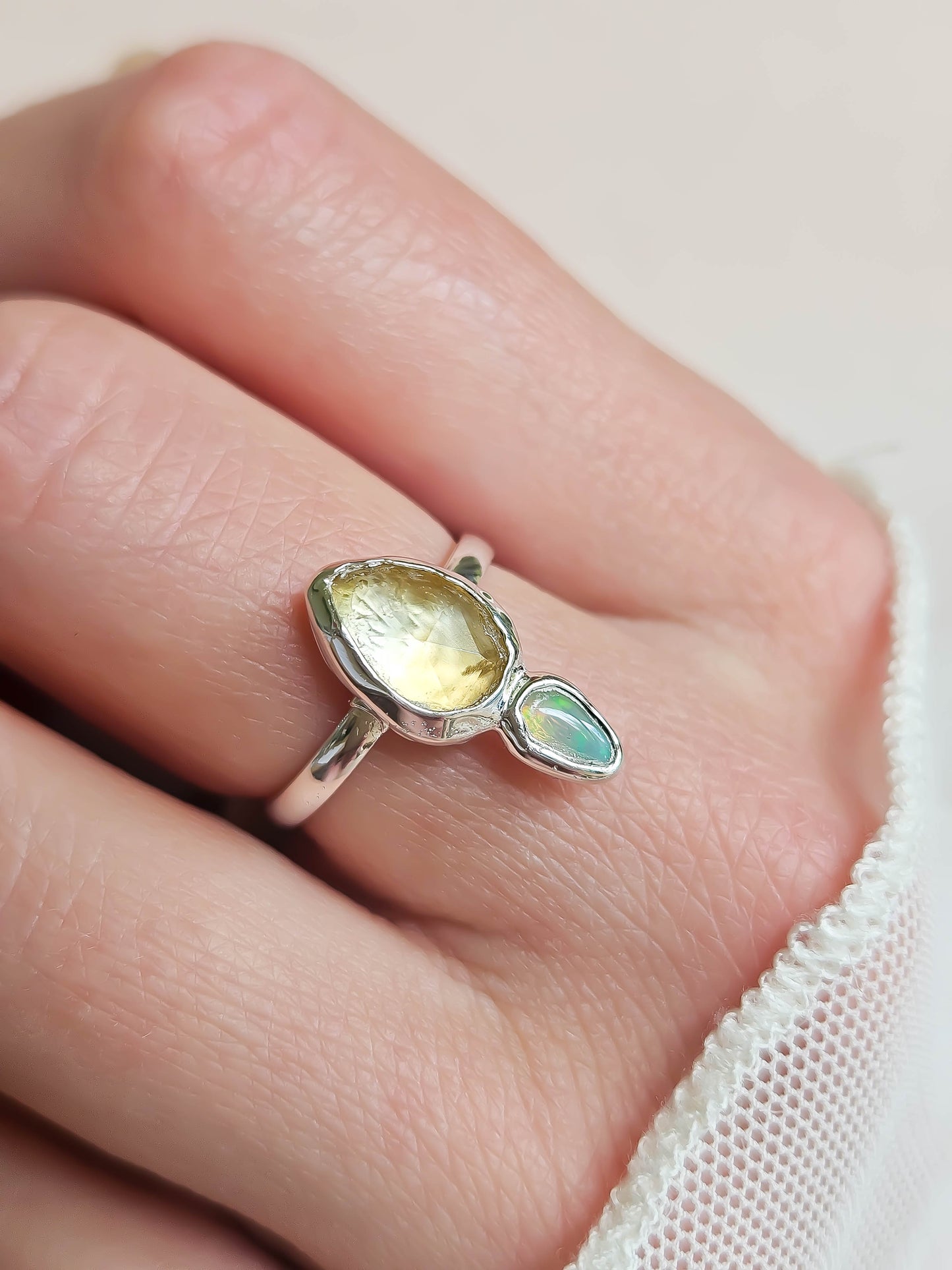 Bague Citrine et opale, argenté
