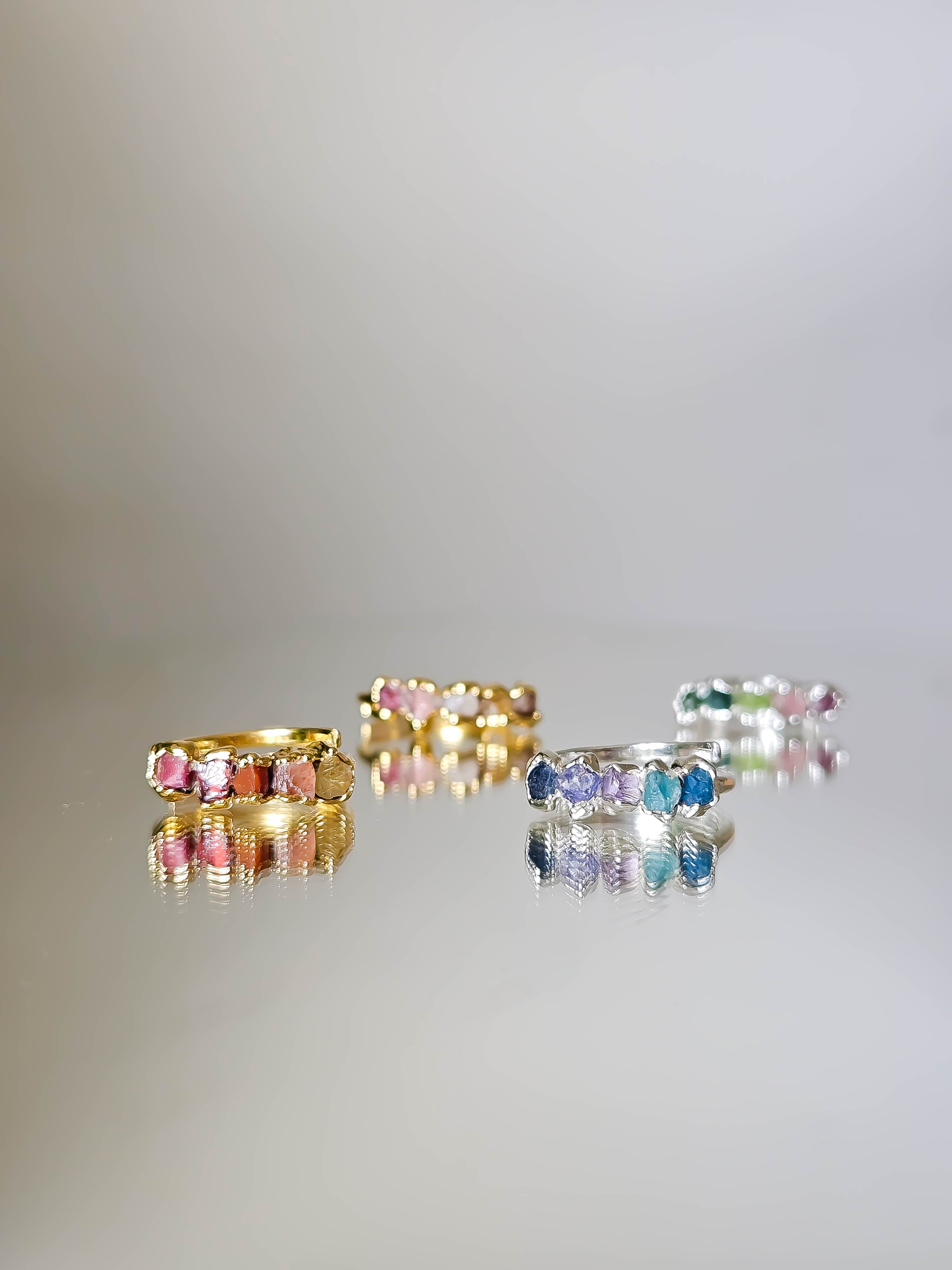 Bague Saisons composée de 5 pierres naturelles brutes