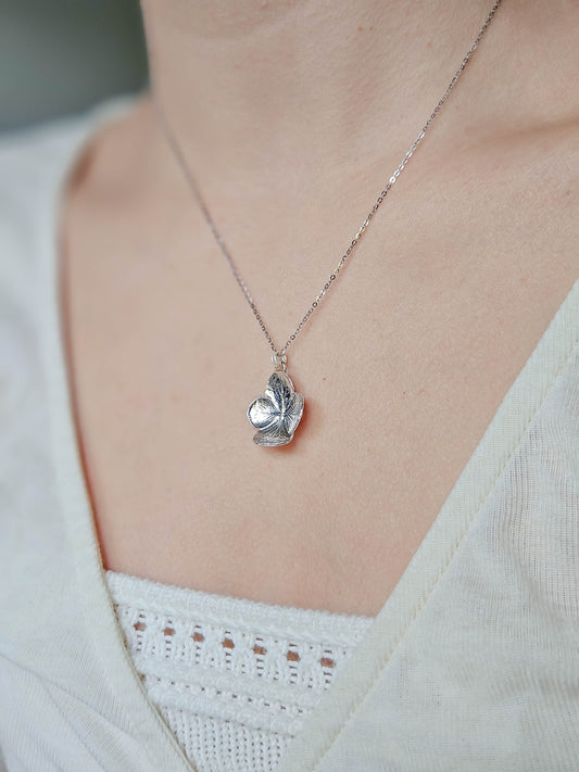 Collier Hortensia argenté