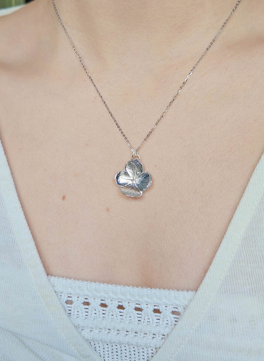 Collier Hortensia argenté