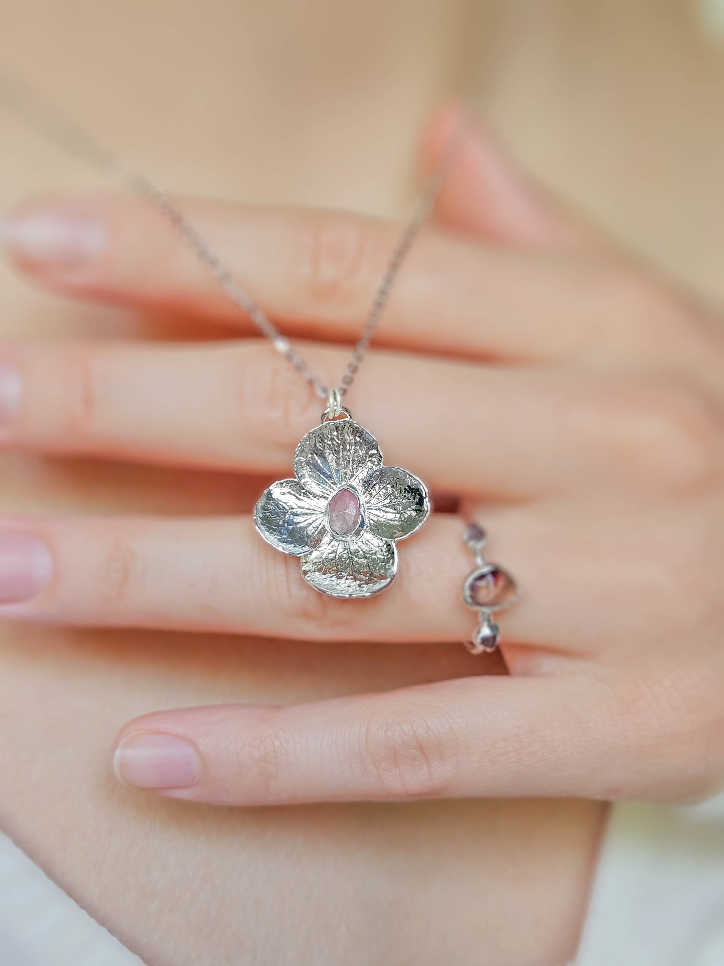 Collier Hortensia argenté, tourmaline rose