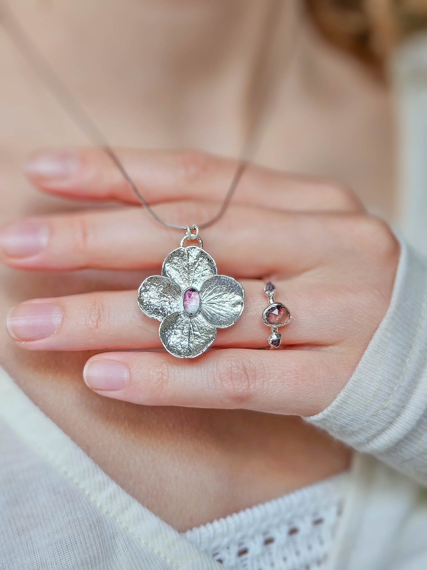 Collier Hortensia argenté, tourmaline rose