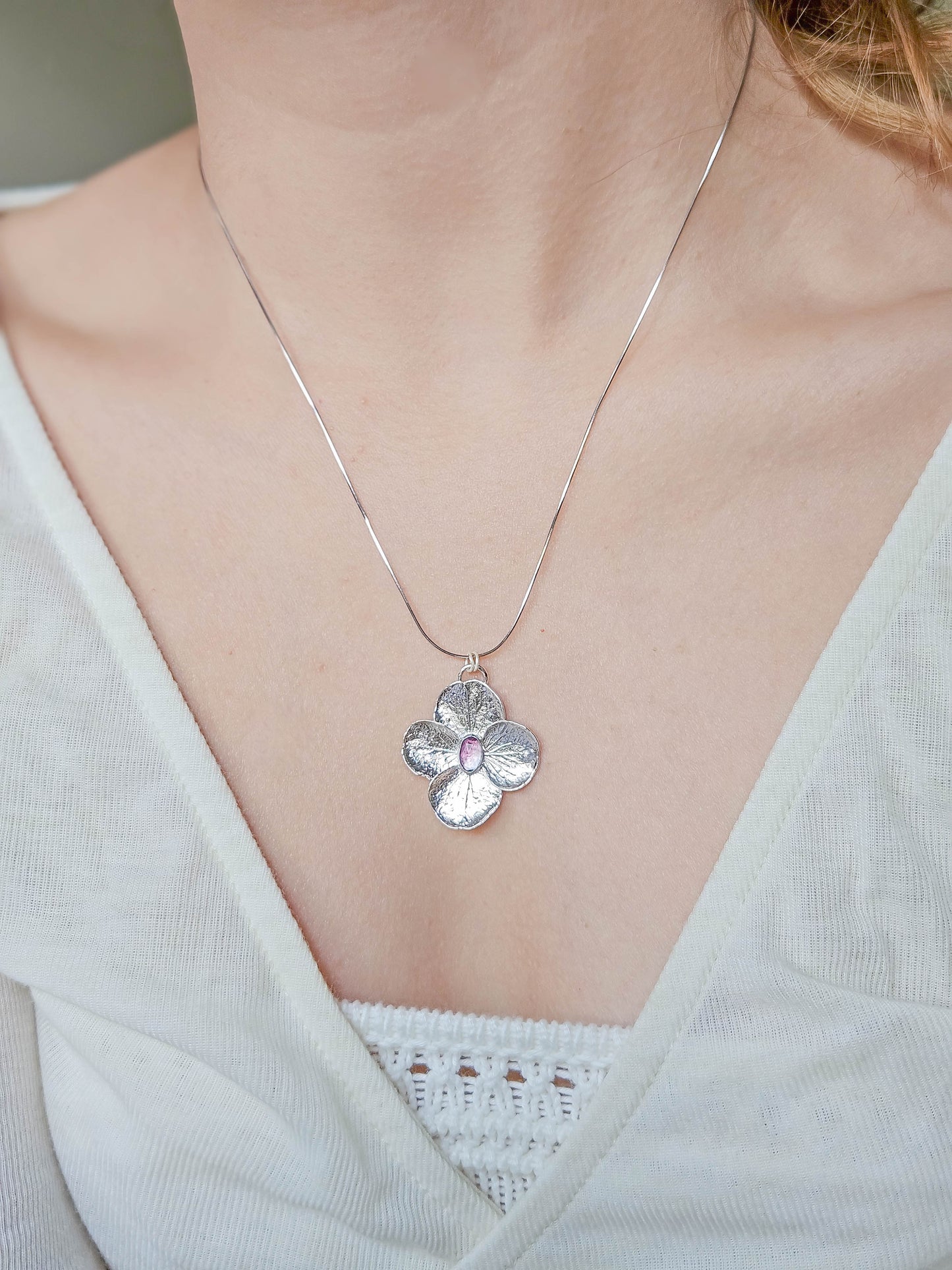 Collier Hortensia argenté, tourmaline rose