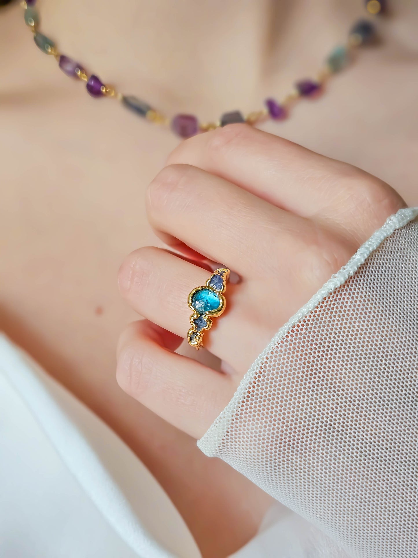 Bague Kyanite bleue et Tanzanite, dorée