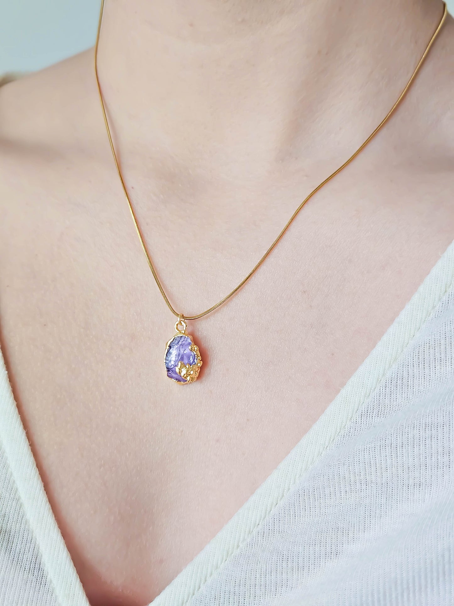 Collier améthyste brute, dorée