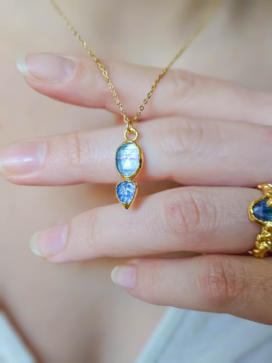 Collier en fluorite et tanzanite, doré