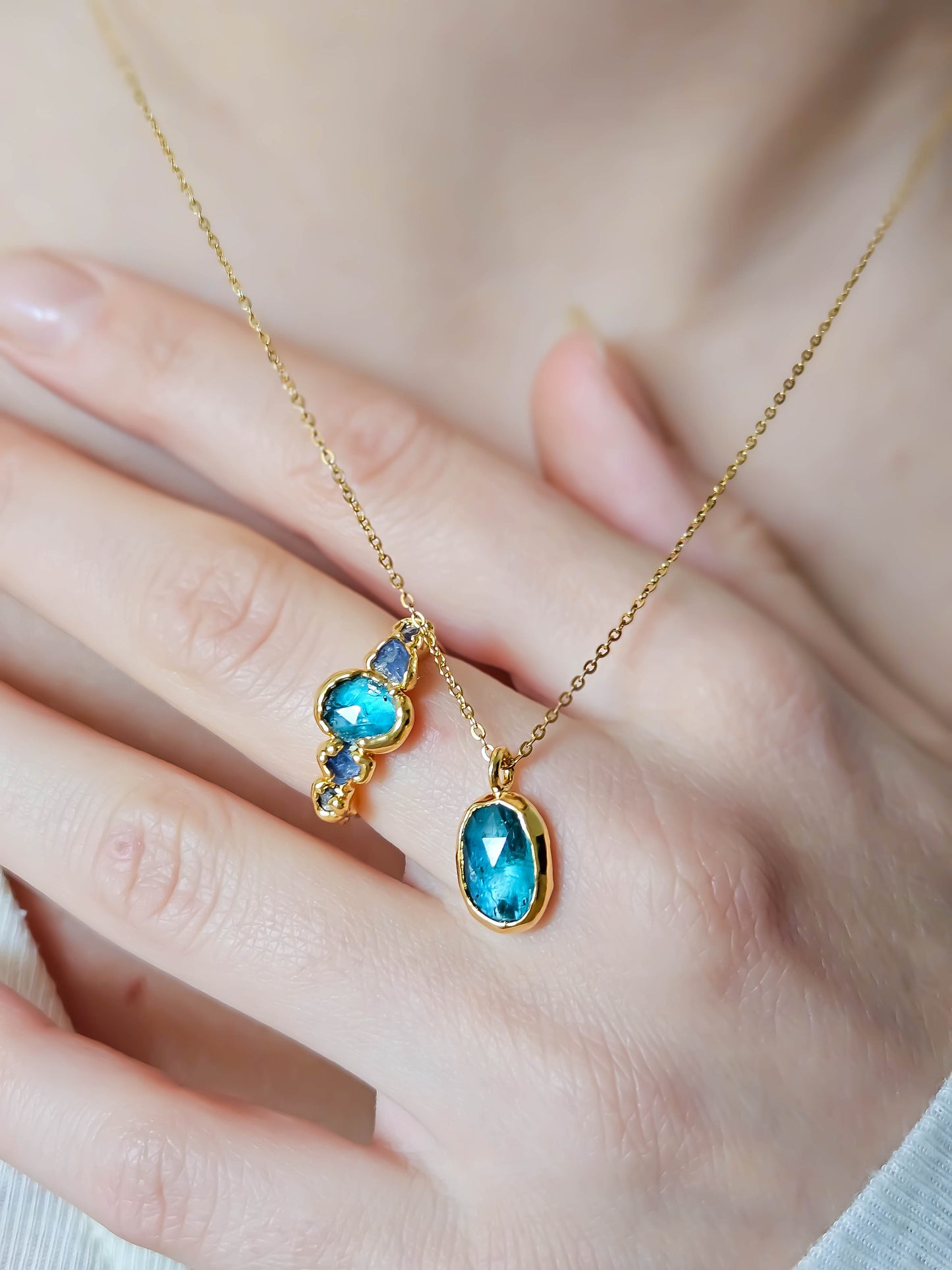 Collier en Kyanite bleue, doré