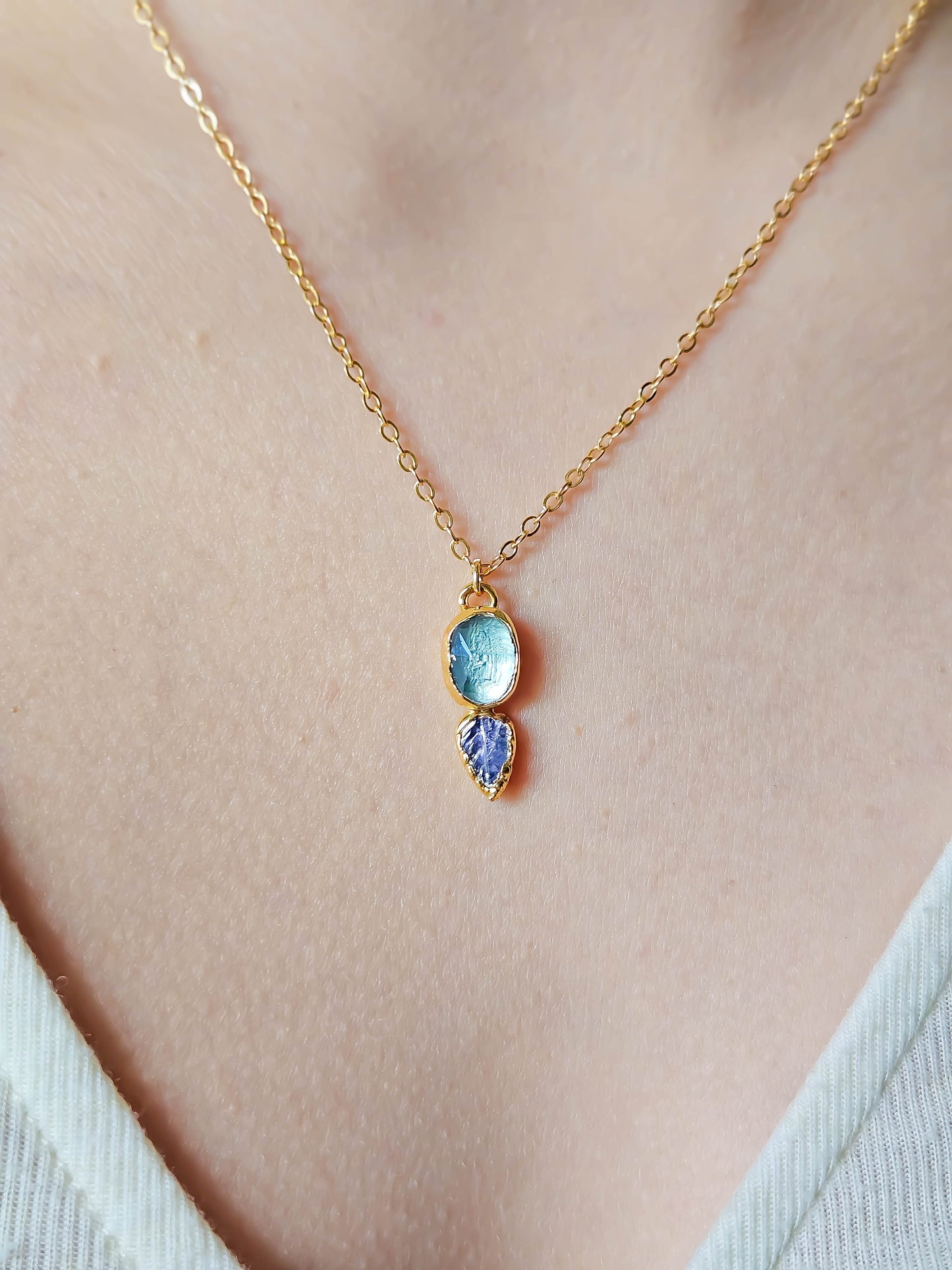 Collier en fluorite et tanzanite, doré