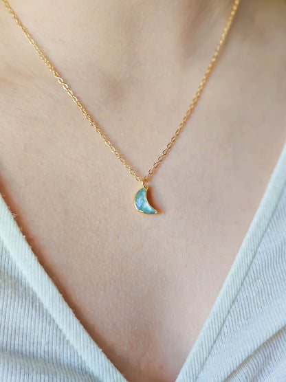 Collier lune en fluorite, doré