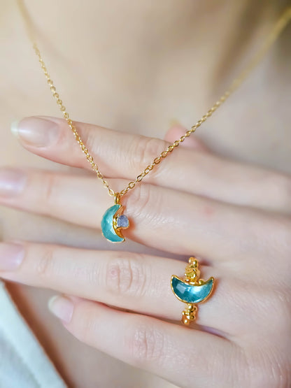 Collier lune en fluorite, doré