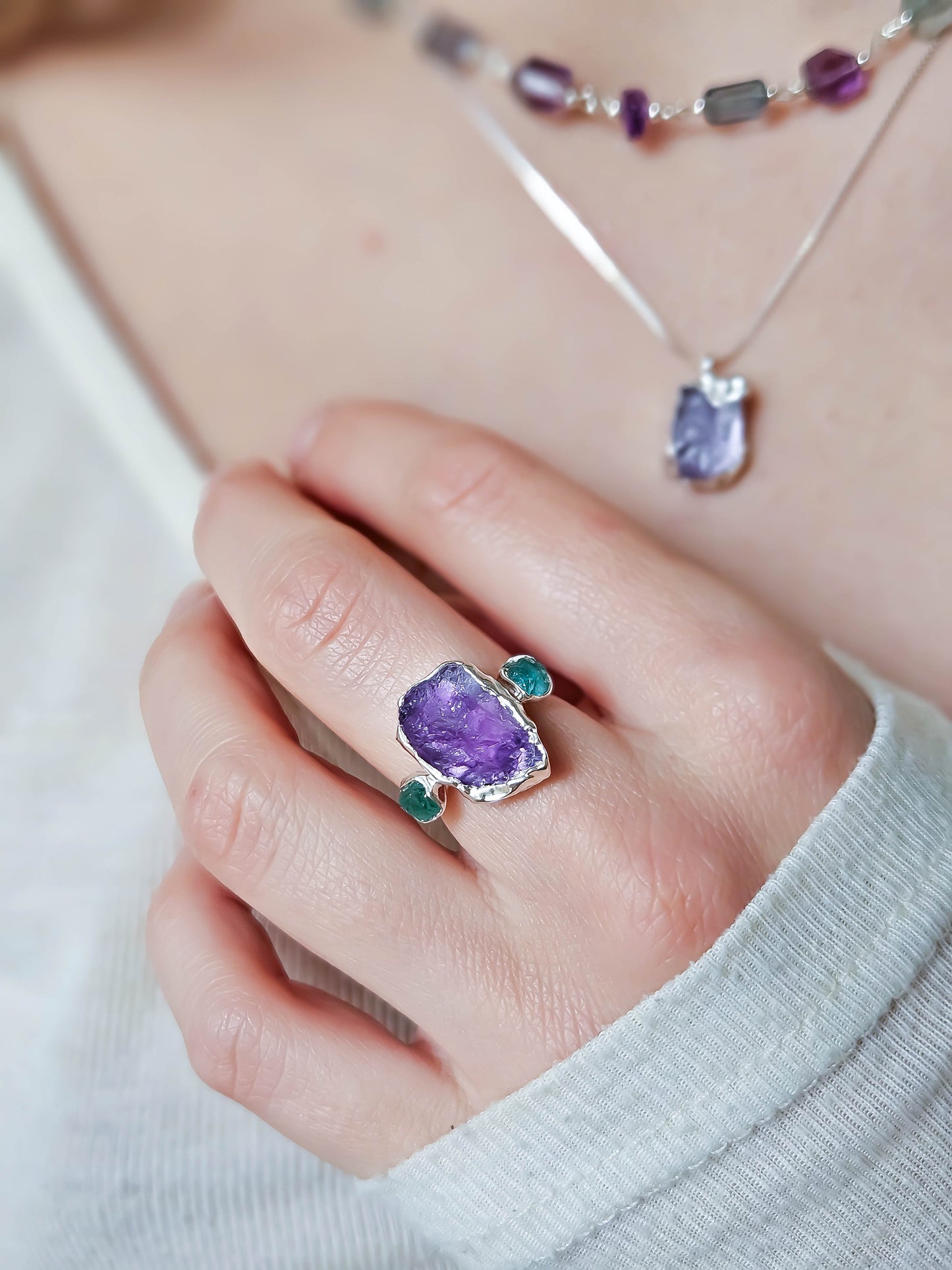 Bague Améthyste et pépite d'Apatite, Argent