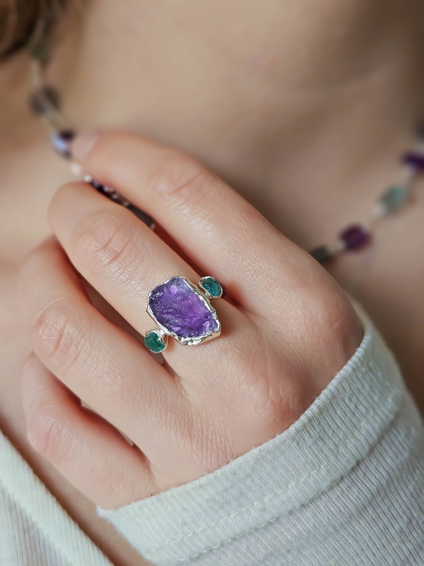 Bague Améthyste et pépite d'Apatite, Argent