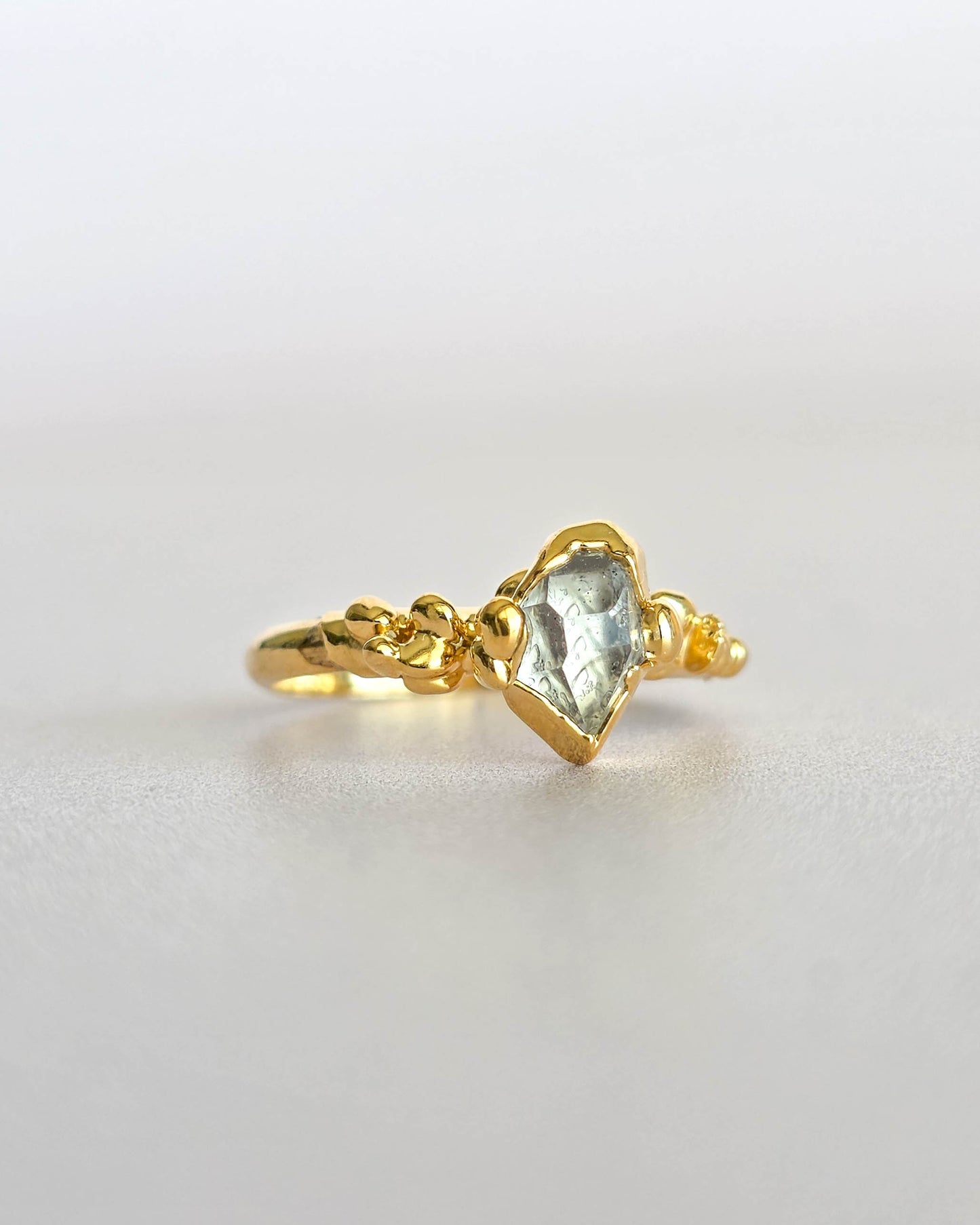 Bague bourgeon, Diamant herkimer