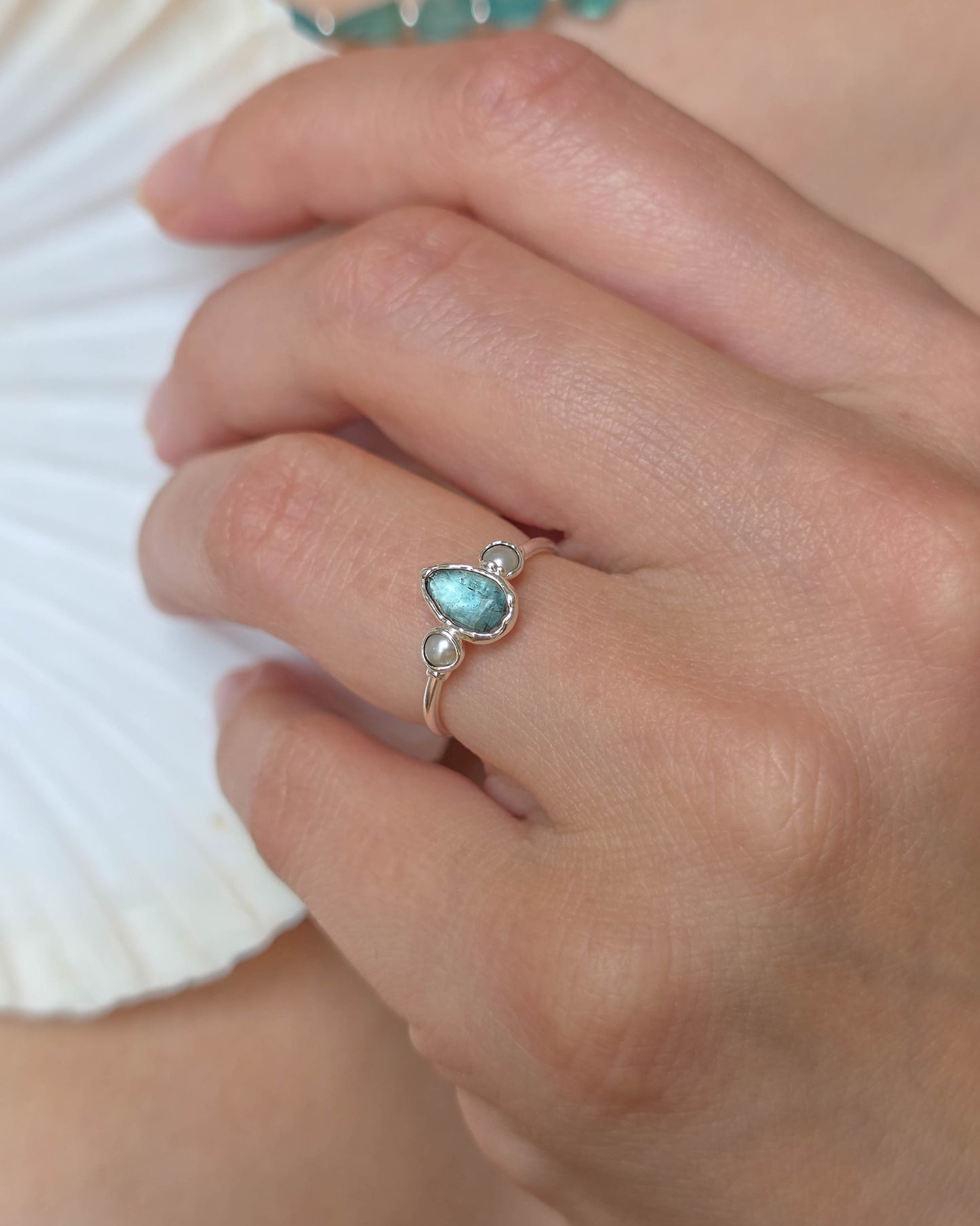 Bague fine Kyanite & Perle