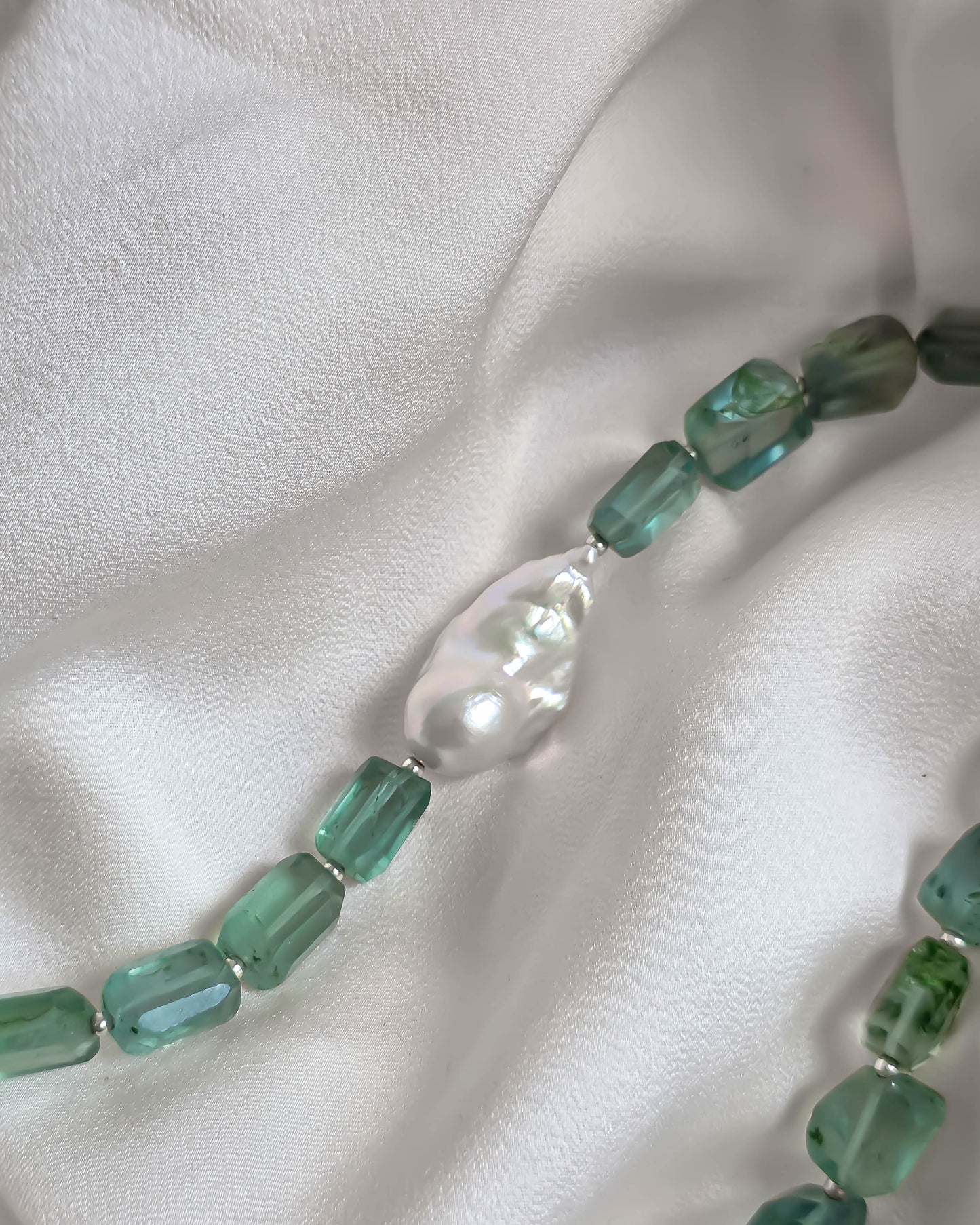 Collier fluorite & perle irrégulière